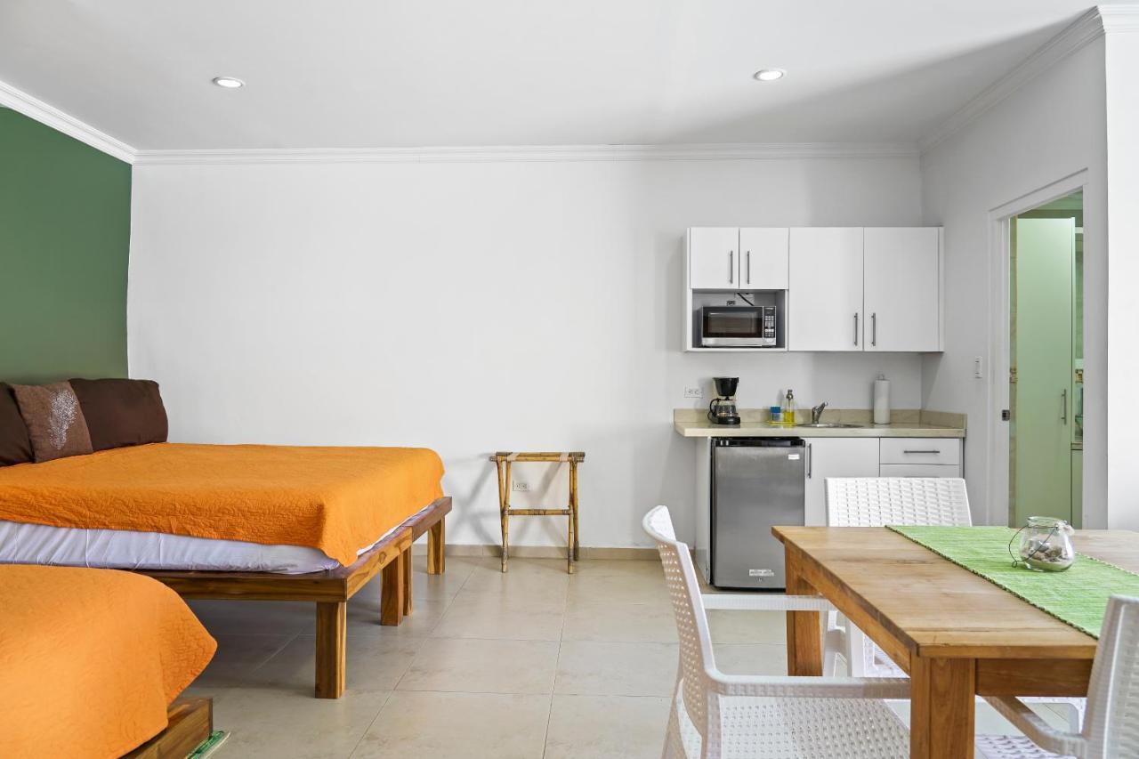 Aruba'S Bakval Suites Esterno foto