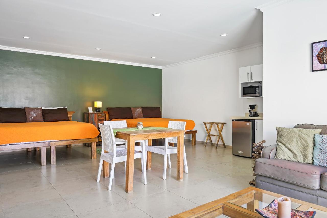 Aruba'S Bakval Suites Esterno foto