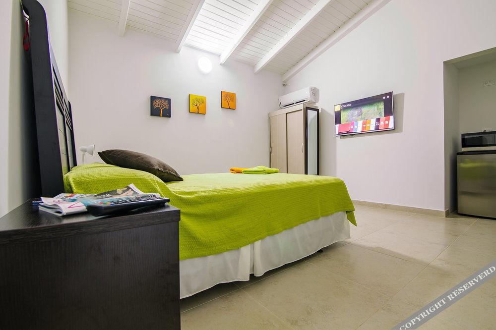 Aruba'S Bakval Suites Esterno foto