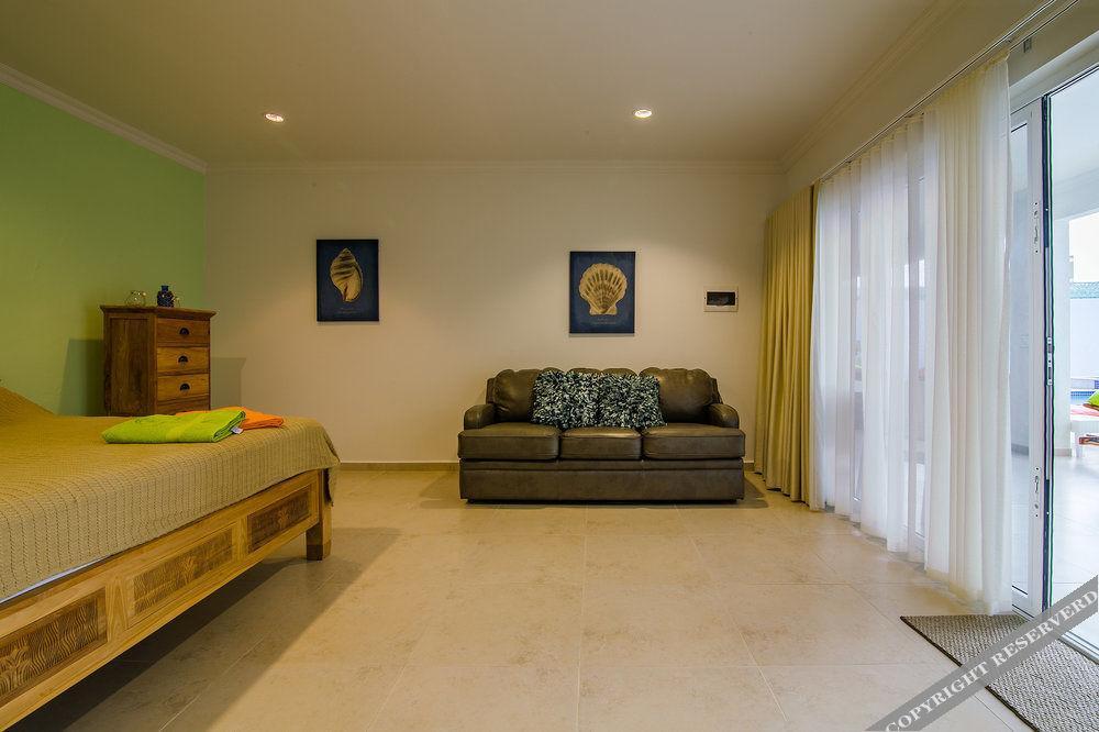 Aruba'S Bakval Suites Esterno foto