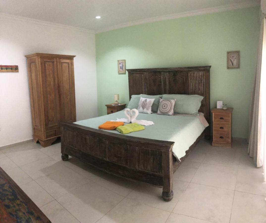 Aruba'S Bakval Suites Esterno foto